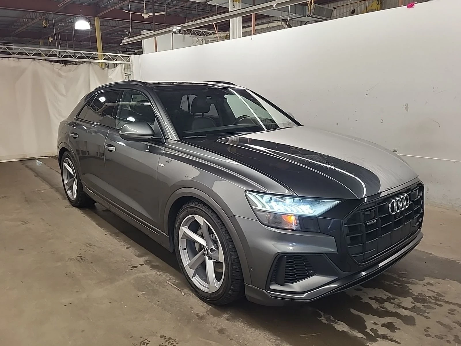 Audi Q8 Technik* S-line* Distronic* 360View* B&O* HUD* Мас, снимка 3 - Автомобили и джипове - 54055475