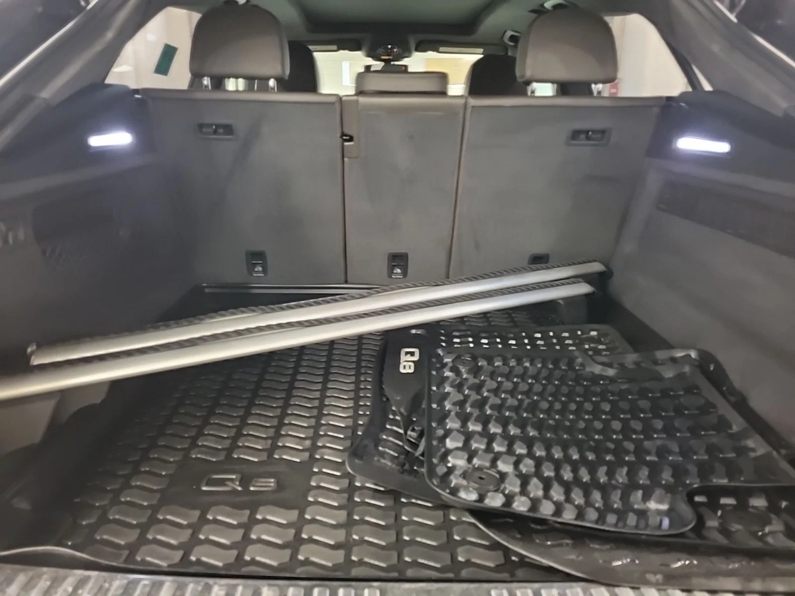 Audi Q8 Technik* S-line* Distronic* 360View* B&O* HUD* Мас, снимка 13 - Автомобили и джипове - 54055475