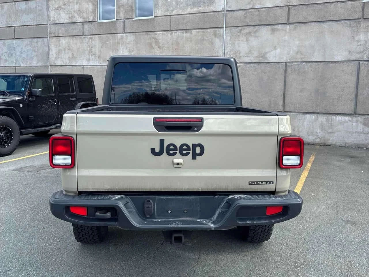 Jeep Gladiator  Sport S /CAMERA/ПОДГРЕВИ , снимка 4 - Автомобили и джипове - 54562511