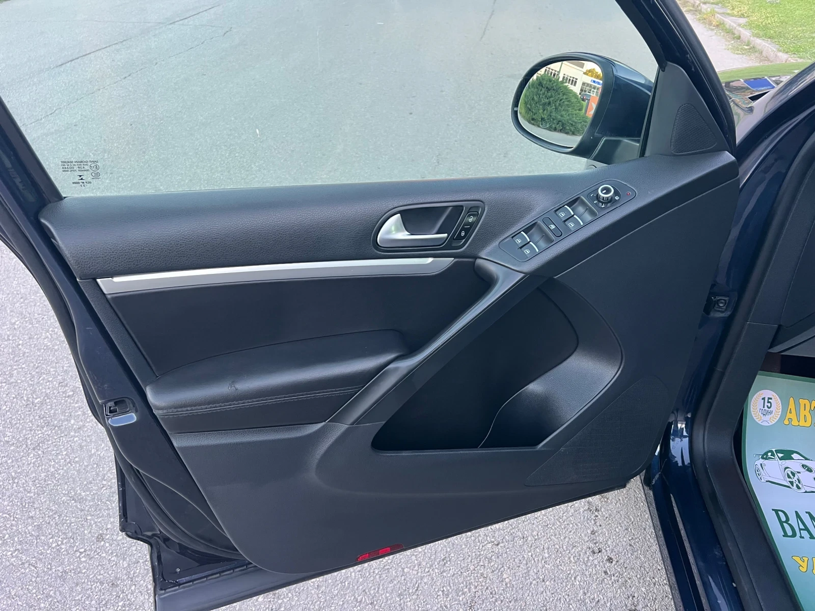 VW Tiguan 2.0TDI/4MOTION/NAVI/PANORAMA/FULL/TOP, снимка 14 - Автомобили и джипове - 54990641