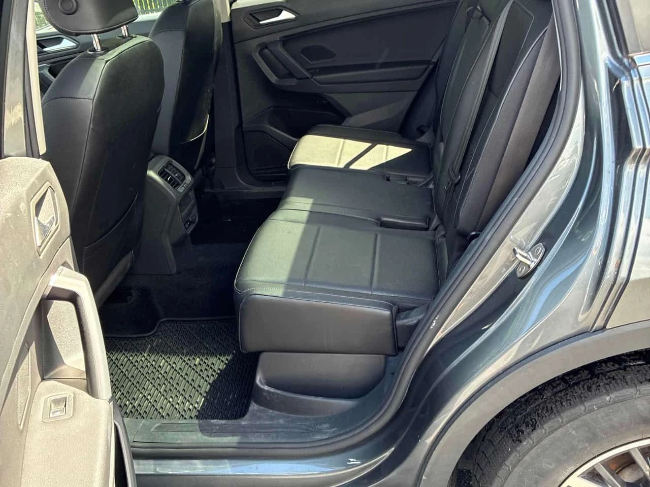 VW Tiguan * Comfortline * ГЛАВНО ПРЕДСТАВИТЕЛСТВО* , снимка 10 - Автомобили и джипове - 54995992