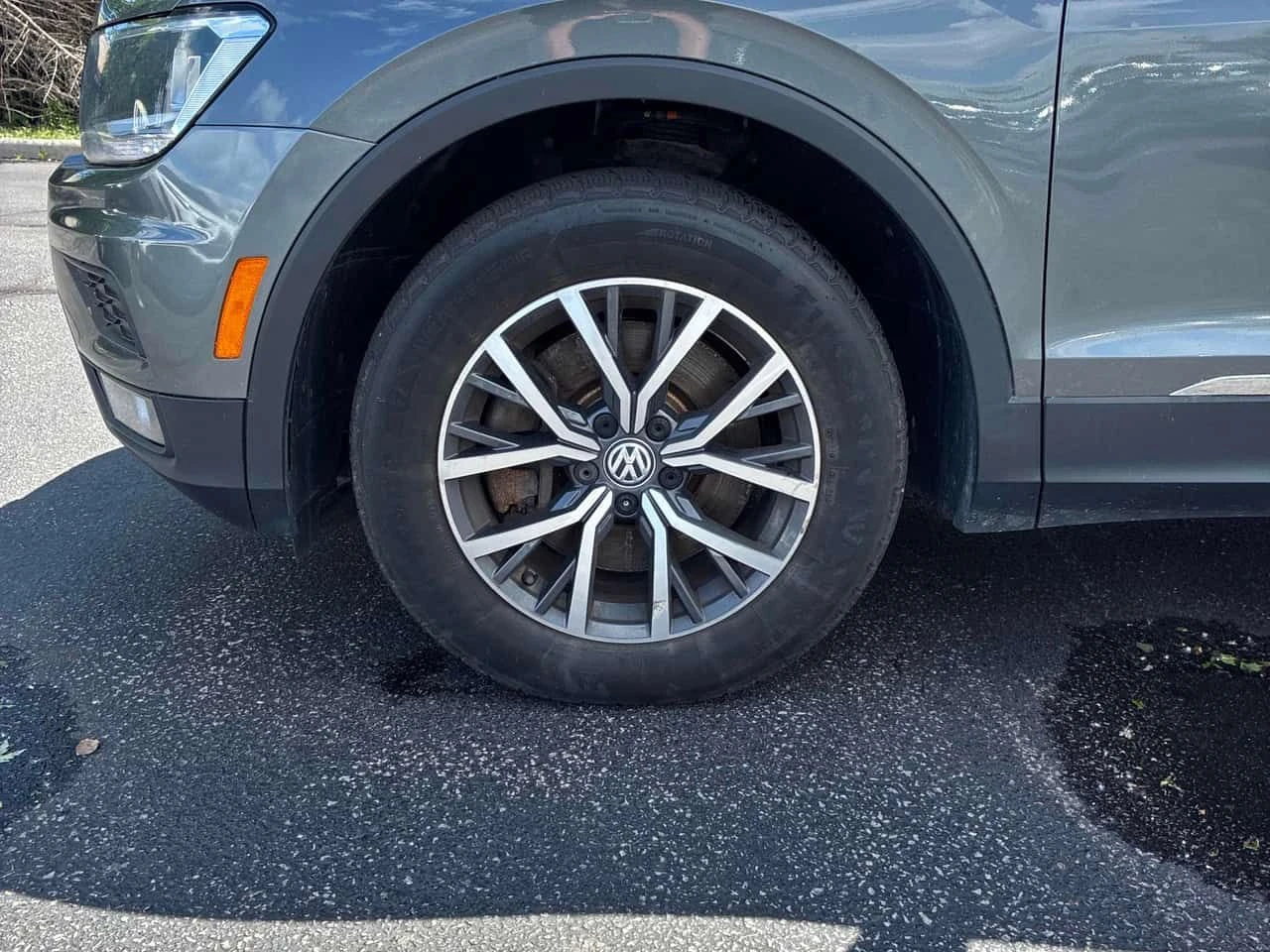 VW Tiguan * Comfortline * ГЛАВНО ПРЕДСТАВИТЕЛСТВО* , снимка 6 - Автомобили и джипове - 54995992