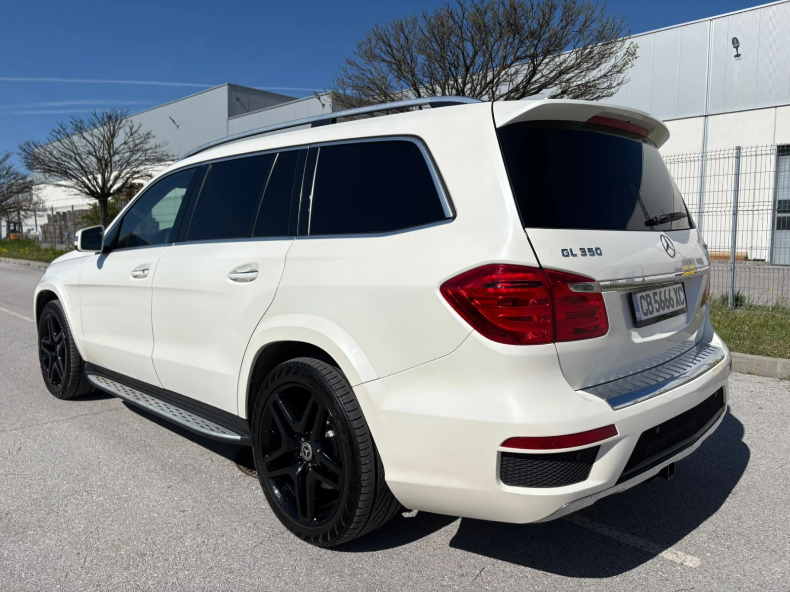 Mercedes-Benz GL 350 BlueTec 4 MATIC AMG| Панорама| История| KeyLess, снимка 3 - Автомобили и джипове - 55199410