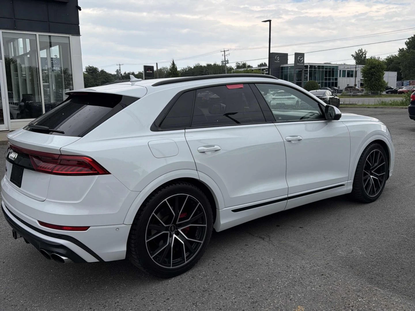 Audi SQ8 Distronic* B&O* 360* HUD* Massage* Обдух, снимка 5 - Автомобили и джипове - 55271649