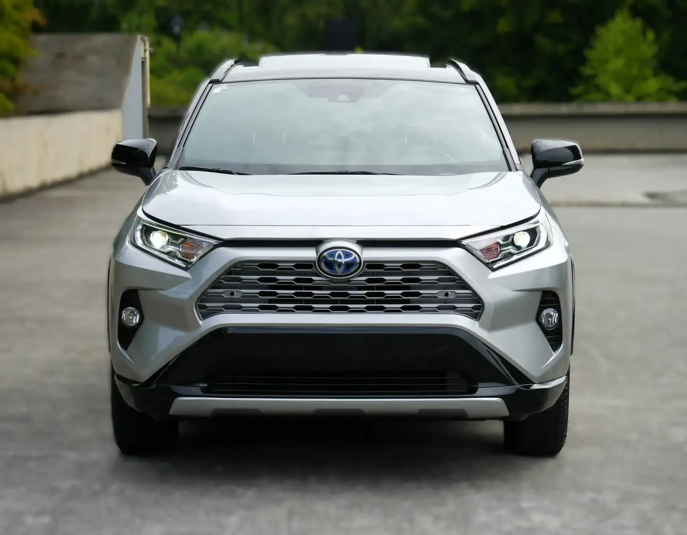 Toyota Rav4 XLE, снимка 2 - Автомобили и джипове - 55301528