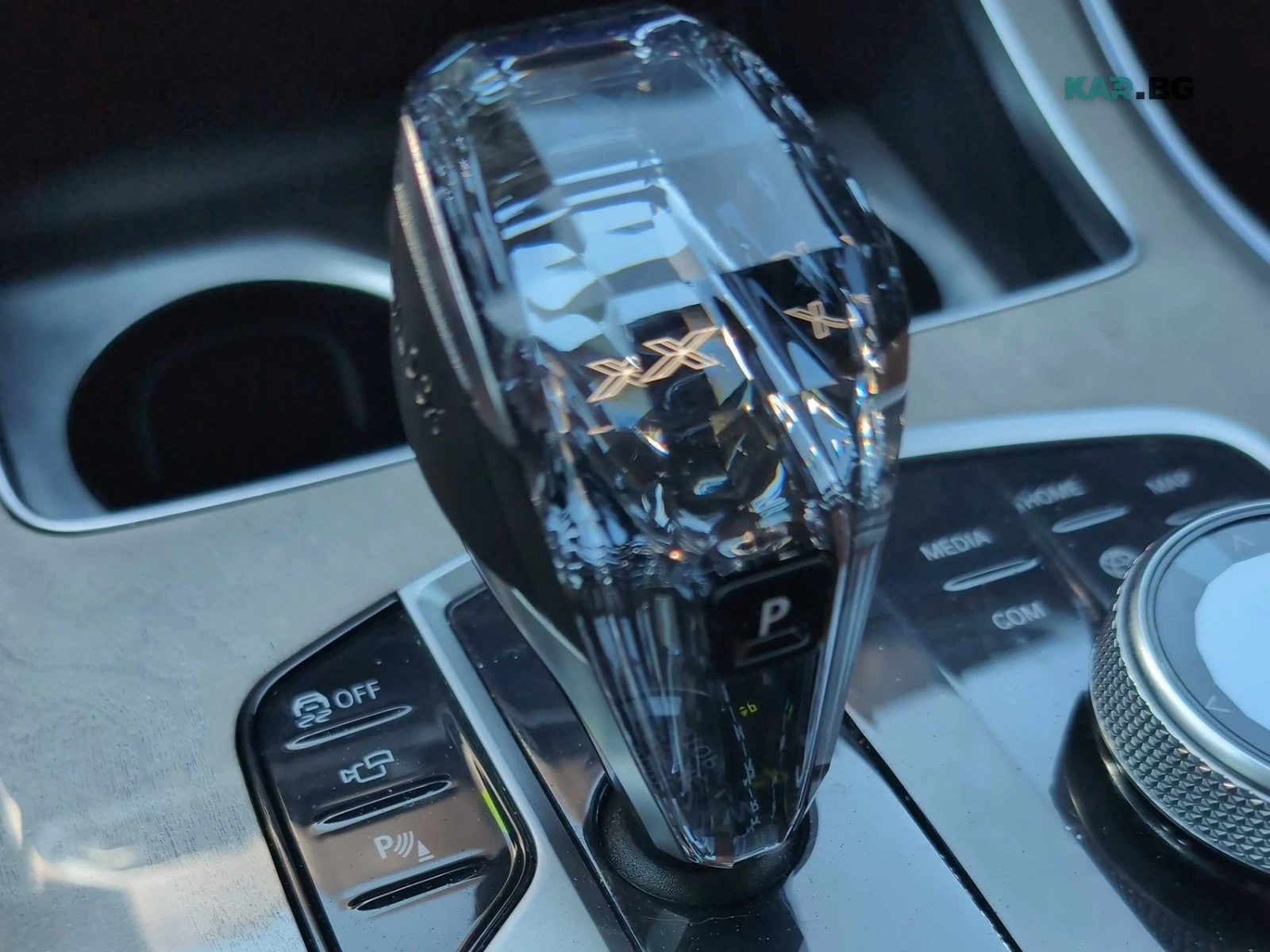 BMW X7 M Pack * Laser * HUD * АвтоКредит * (ЦЕНА ДО БГ), снимка 13 - Автомобили и джипове - 55768630