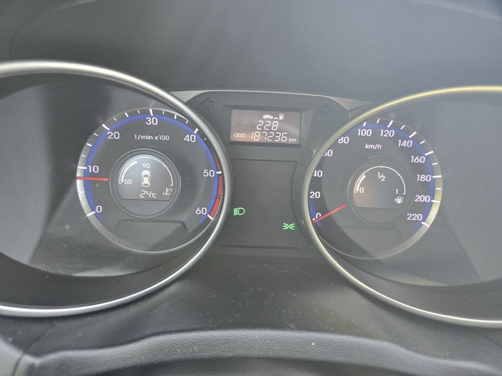 Hyundai IX35 2.0CRDI, снимка 6 - Автомобили и джипове - 55804275