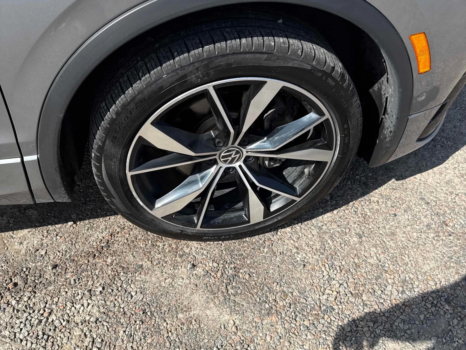 VW Tiguan * Highline R Line * CARFAX * БЕЗ ПЪРВОНАЧАЛНА ВНОС, снимка 15 - Автомобили и джипове - 56057026