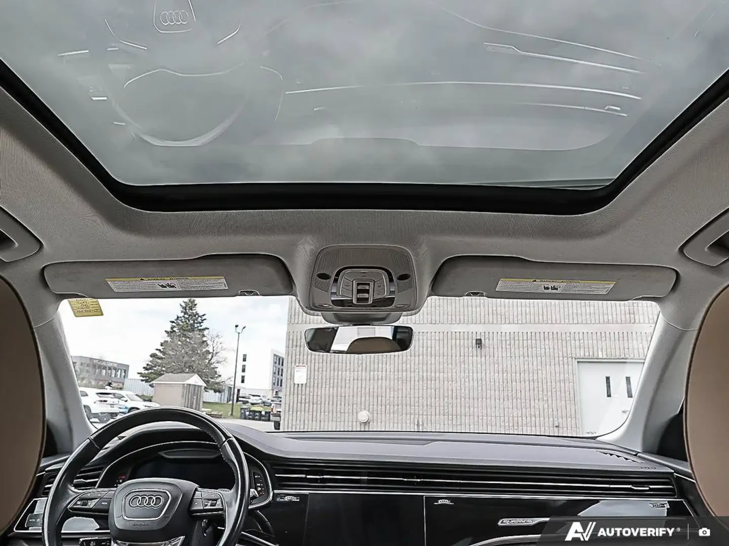 Audi Q8 ProgressivACCIDENT-FREE, DRIVERS ASSIST PACK, B&O , снимка 17 - Автомобили и джипове - 56221212