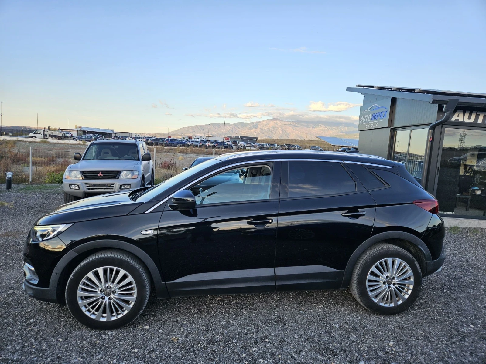 Opel Grandland 1.5 d Automatic Euro6, снимка 2 - Автомобили и джипове - 56728030