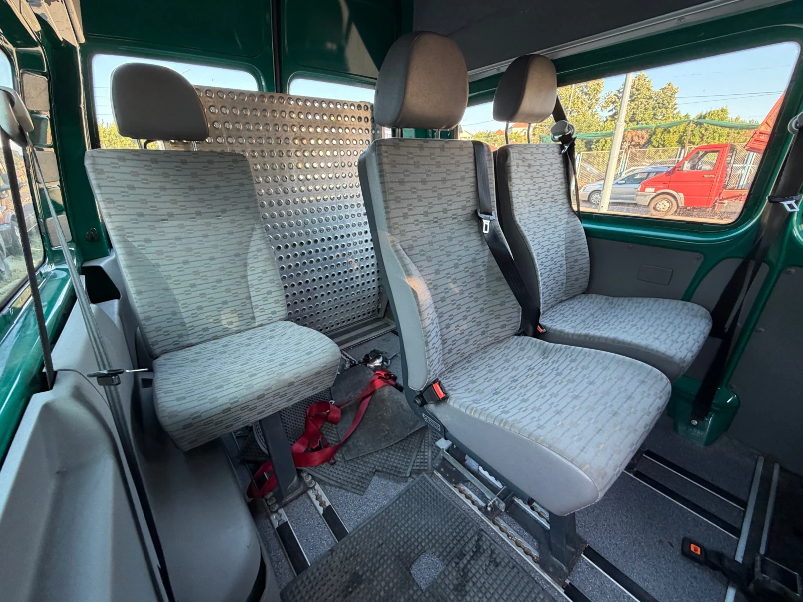 VW T5 2.0TDI / КЛИМА / 9-МЕСТА, снимка 8 - Бусове и автобуси - 55401249