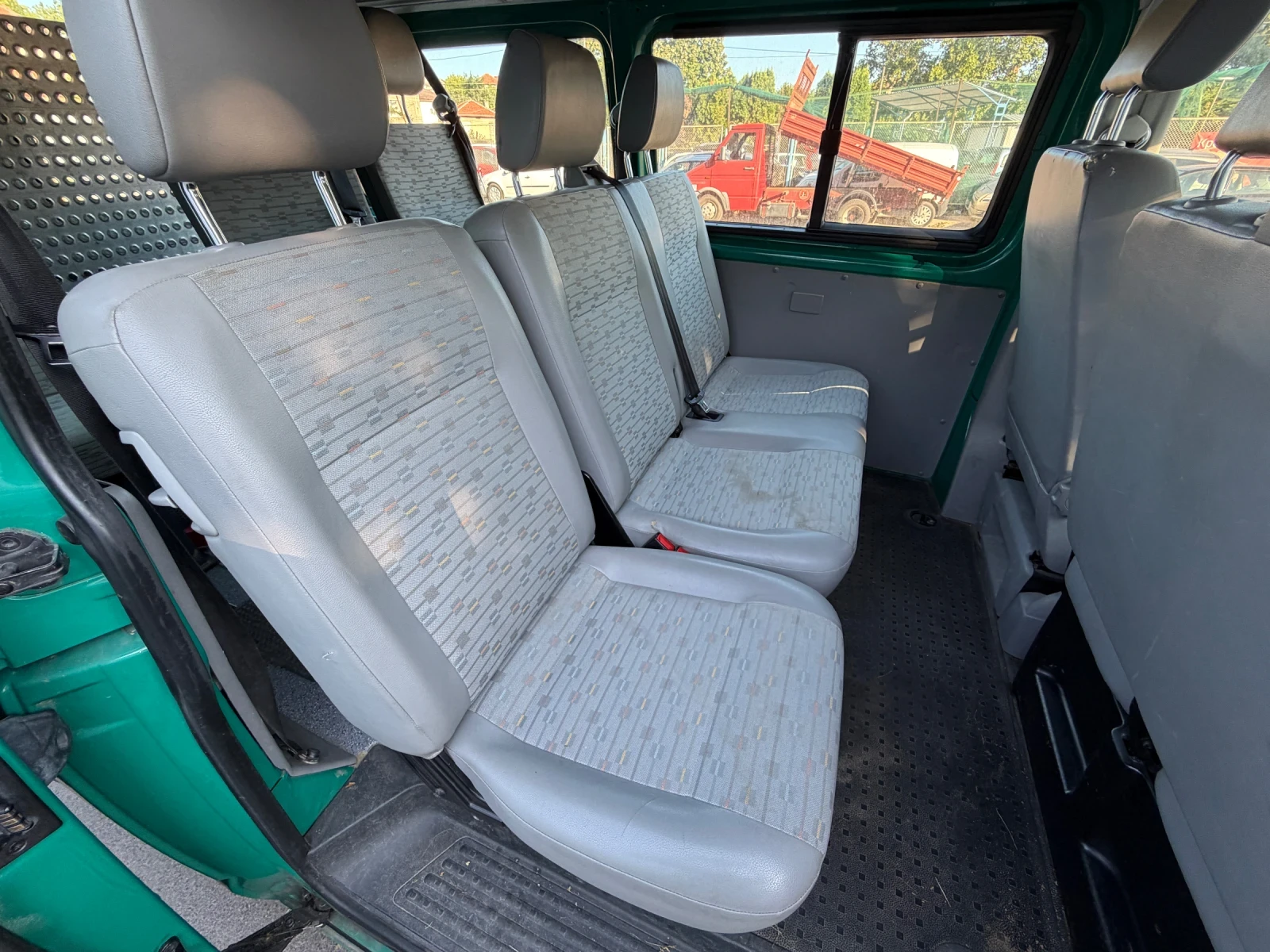 VW T5 2.0TDI / КЛИМА / 9-МЕСТА, снимка 9 - Бусове и автобуси - 55401249