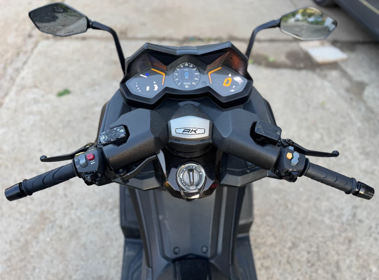 Kymco AK 550  - изображение 5