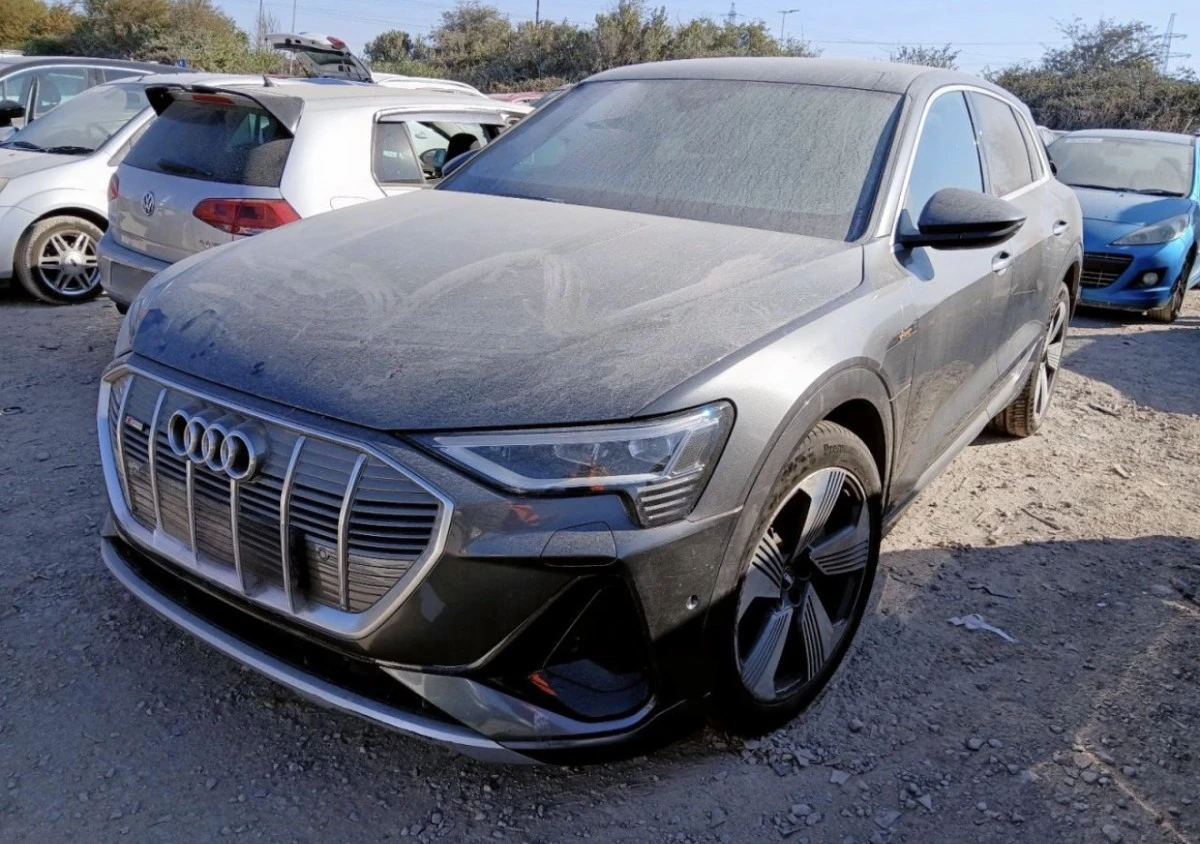 На части Audi E-Tron 4ke 50 71kwh 230kw sline Quattro въздух