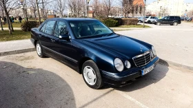 Mercedes-Benz E 200, снимка 1