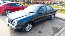 Mercedes-Benz E 200, снимка 3 - Автомобили и джипове - 53703683