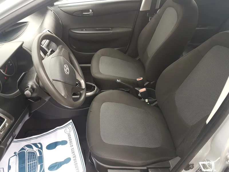 Hyundai I20 1.25i навигация, снимка 13 - Автомобили и джипове - 43326768