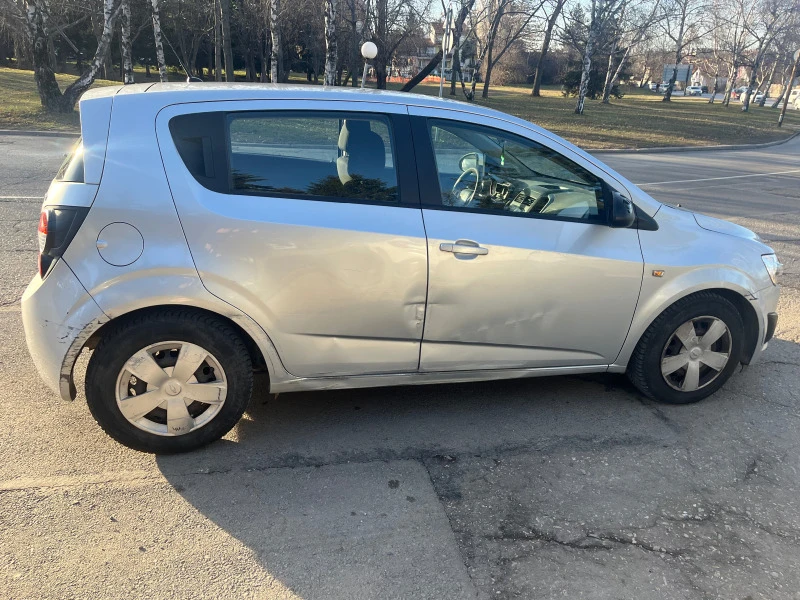 Chevrolet Aveo 1.2 LT, снимка 3 - Автомобили и джипове - 44163579