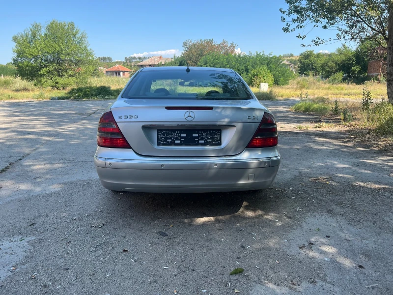 Mercedes-Benz E 320, снимка 5 - Автомобили и джипове - 49526582