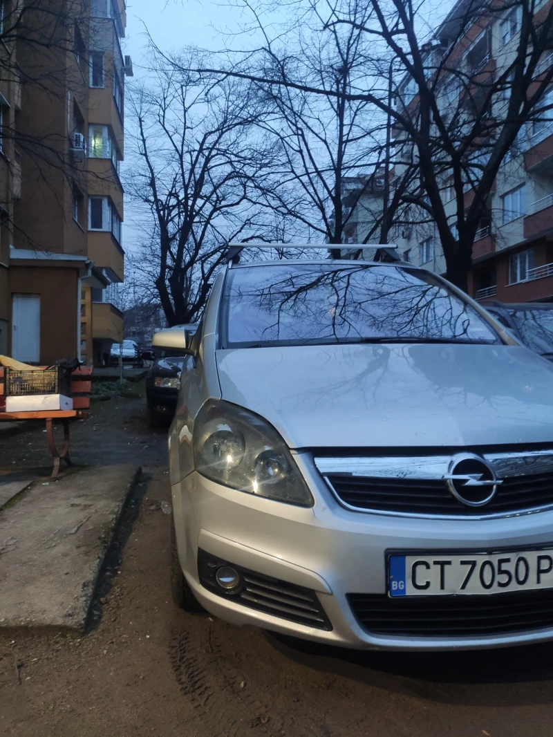 Opel Zafira, снимка 1 - Автомобили и джипове - 49547046