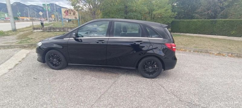 Mercedes-Benz B 200 facelift , снимка 6 - Автомобили и джипове - 52095931