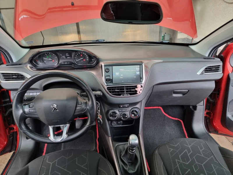 Peugeot 2008, снимка 9 - Автомобили и джипове - 52210394