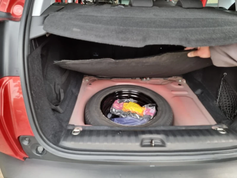 Peugeot 2008, снимка 14 - Автомобили и джипове - 52210394