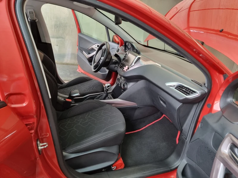 Peugeot 2008, снимка 10 - Автомобили и джипове - 52210394