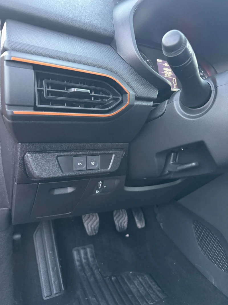Dacia Sandero STEPWAY 1.0-102kc LPG, снимка 15 - Автомобили и джипове - 52742999