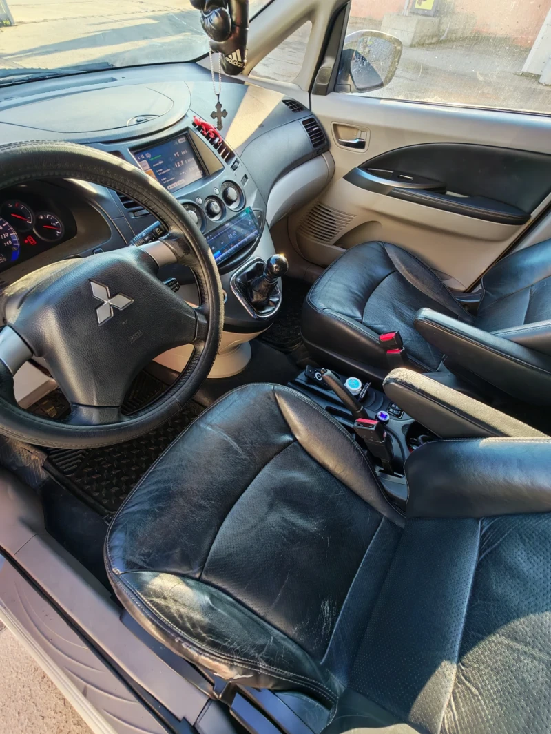 Mitsubishi Grandis 2.0 140hp DiD, снимка 10 - Автомобили и джипове - 52847772
