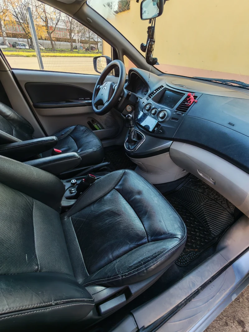 Mitsubishi Grandis 2.0 140hp DiD, снимка 8 - Автомобили и джипове - 52847772