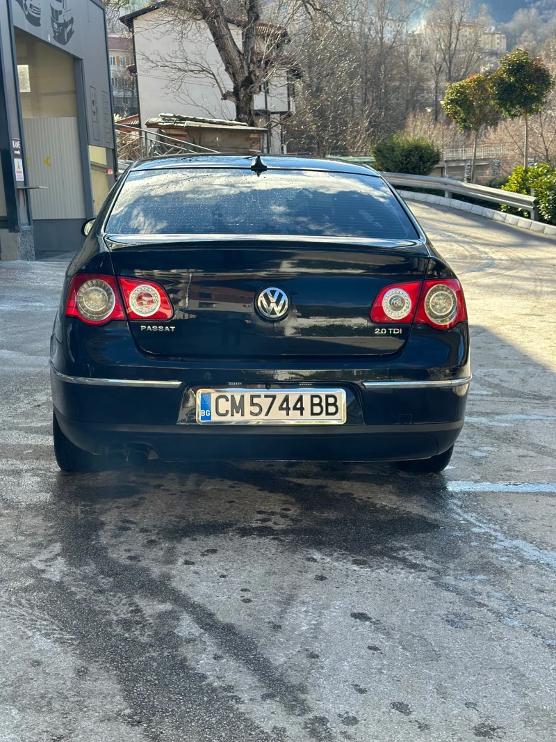 VW Passat 2.0 TDI, снимка 5 - Автомобили и джипове - 53023780