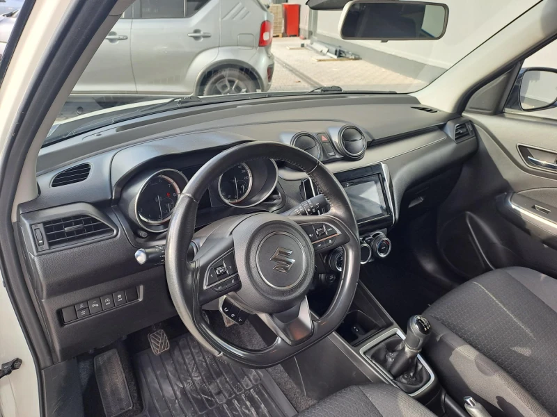 Suzuki Swift 1.2 GLX HYBRID, снимка 9 - Автомобили и джипове - 53095656
