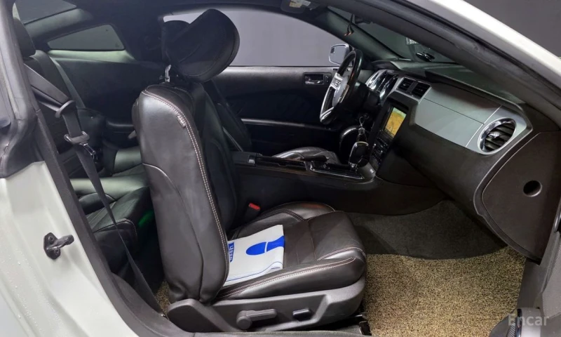 Ford Mustang, снимка 11 - Автомобили и джипове - 53427269