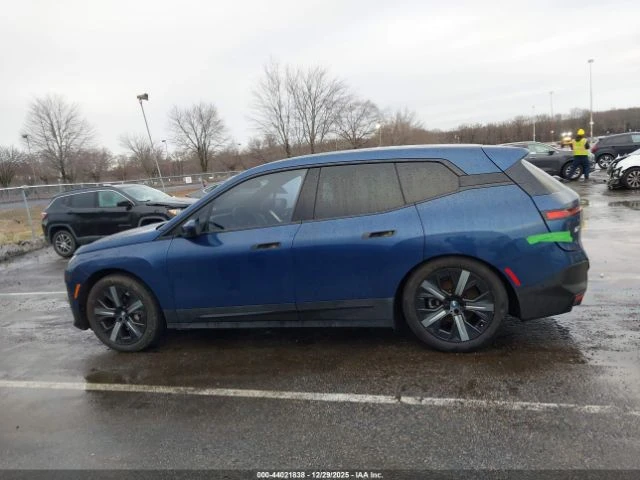 BMW iX XDRIVE50 - изображение 7