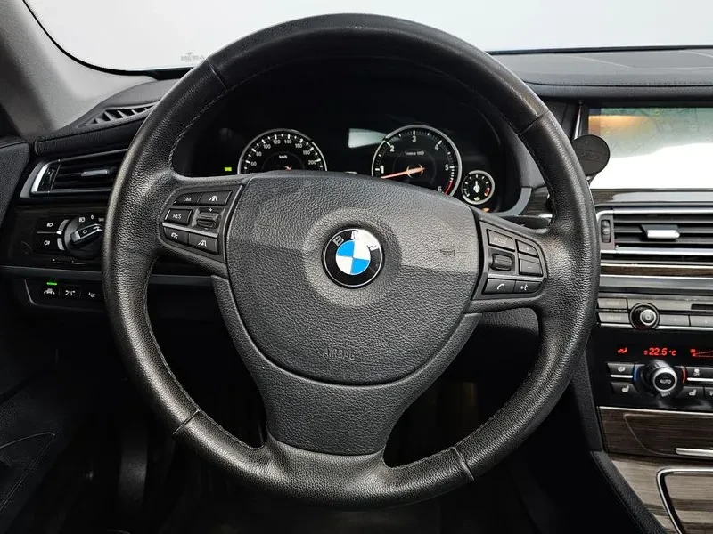 BMW 730 xDrive, снимка 13 - Автомобили и джипове - 55349336