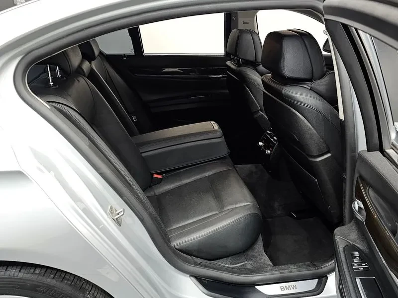 BMW 730 xDrive, снимка 12 - Автомобили и джипове - 55349336