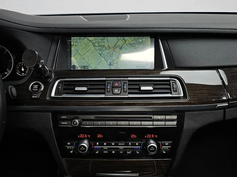 BMW 730 xDrive, снимка 14 - Автомобили и джипове - 55349336