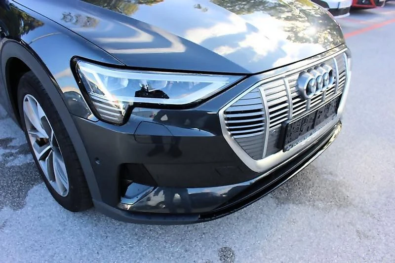 Audi E-Tron 55 quattro Leather LED Navi Camera, снимка 10 - Автомобили и джипове - 56733191