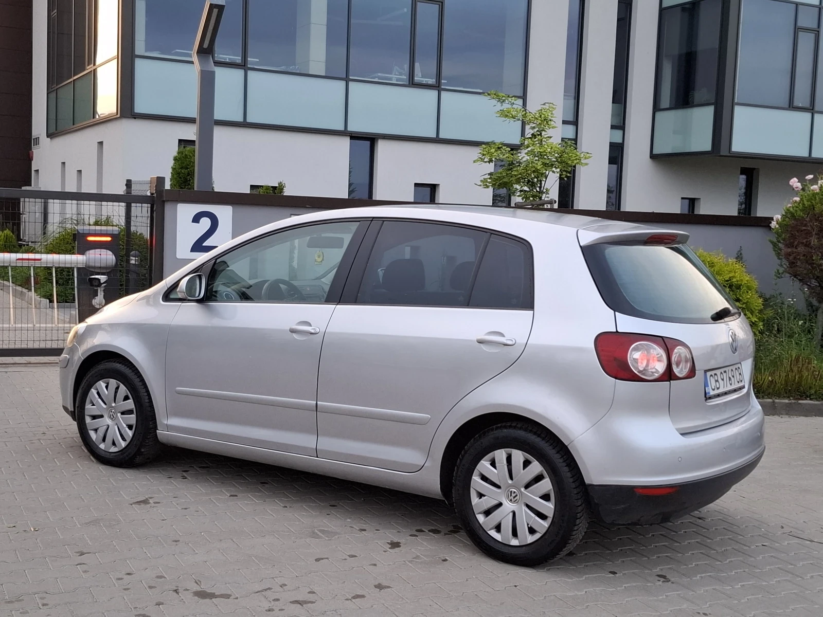 VW Golf Plus 1.6i* (102кс)* ABTOMATИК* HOB BHOC*  - изображение 8