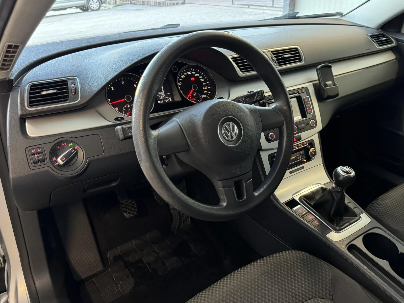 VW Passat 1.6 TDI  - изображение 8