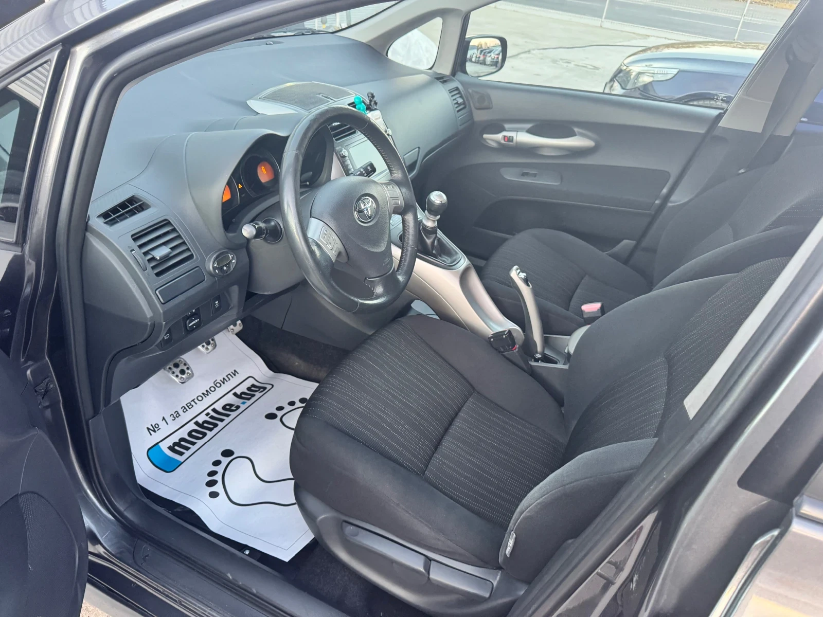 Toyota Auris d4d - изображение 10