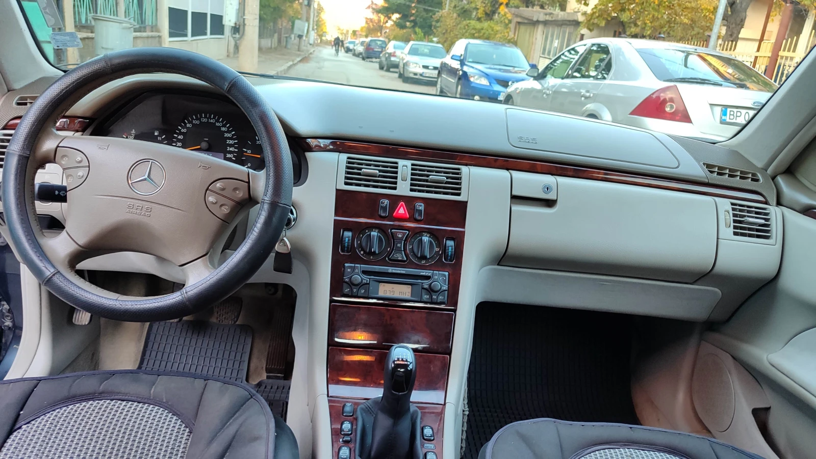 Mercedes-Benz E 200 | Mobile.bg   9