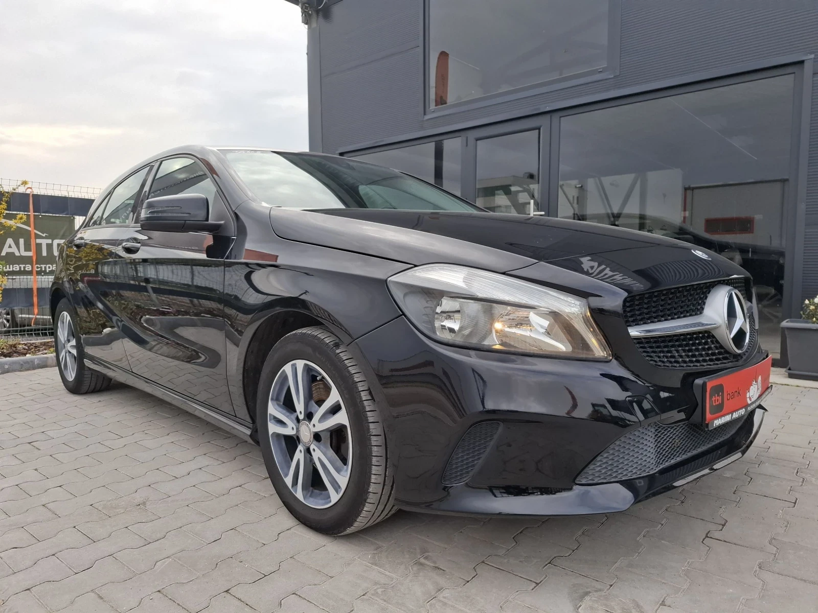 Mercedes-Benz A 160 1.6i * euro6* * facelift* * 141xkm Лизинг , снимка 12 - Автомобили и джипове - 52851591