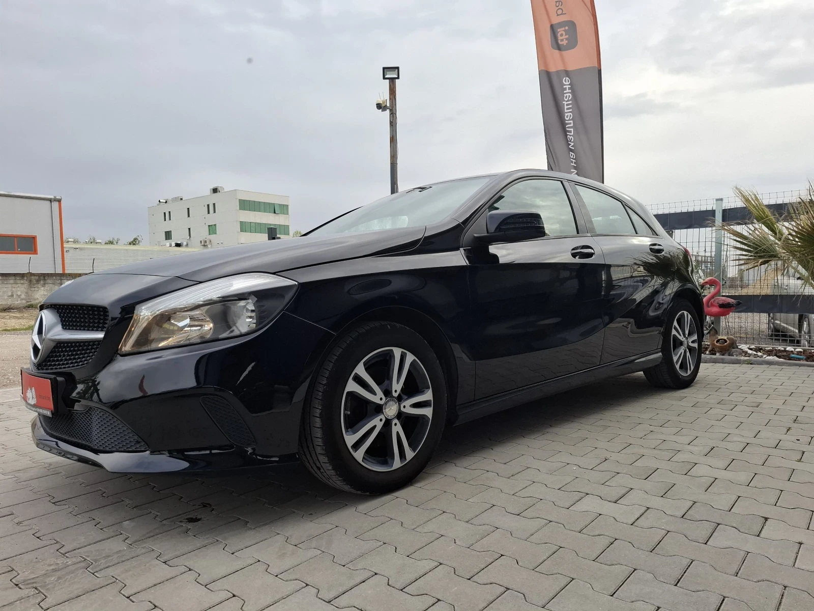 Mercedes-Benz A 160 1.6i * euro6* * facelift* * 141xkm Лизинг , снимка 4 - Автомобили и джипове - 52851591