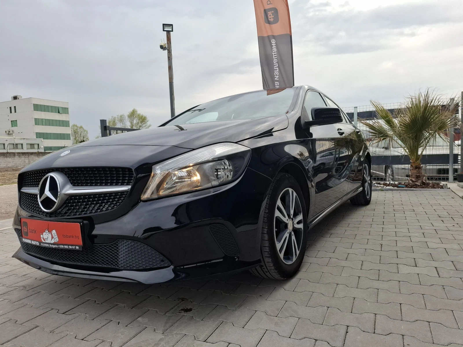 Mercedes-Benz A 160 1.6i * euro6* * facelift* * 141xkm Лизинг , снимка 2 - Автомобили и джипове - 52851591