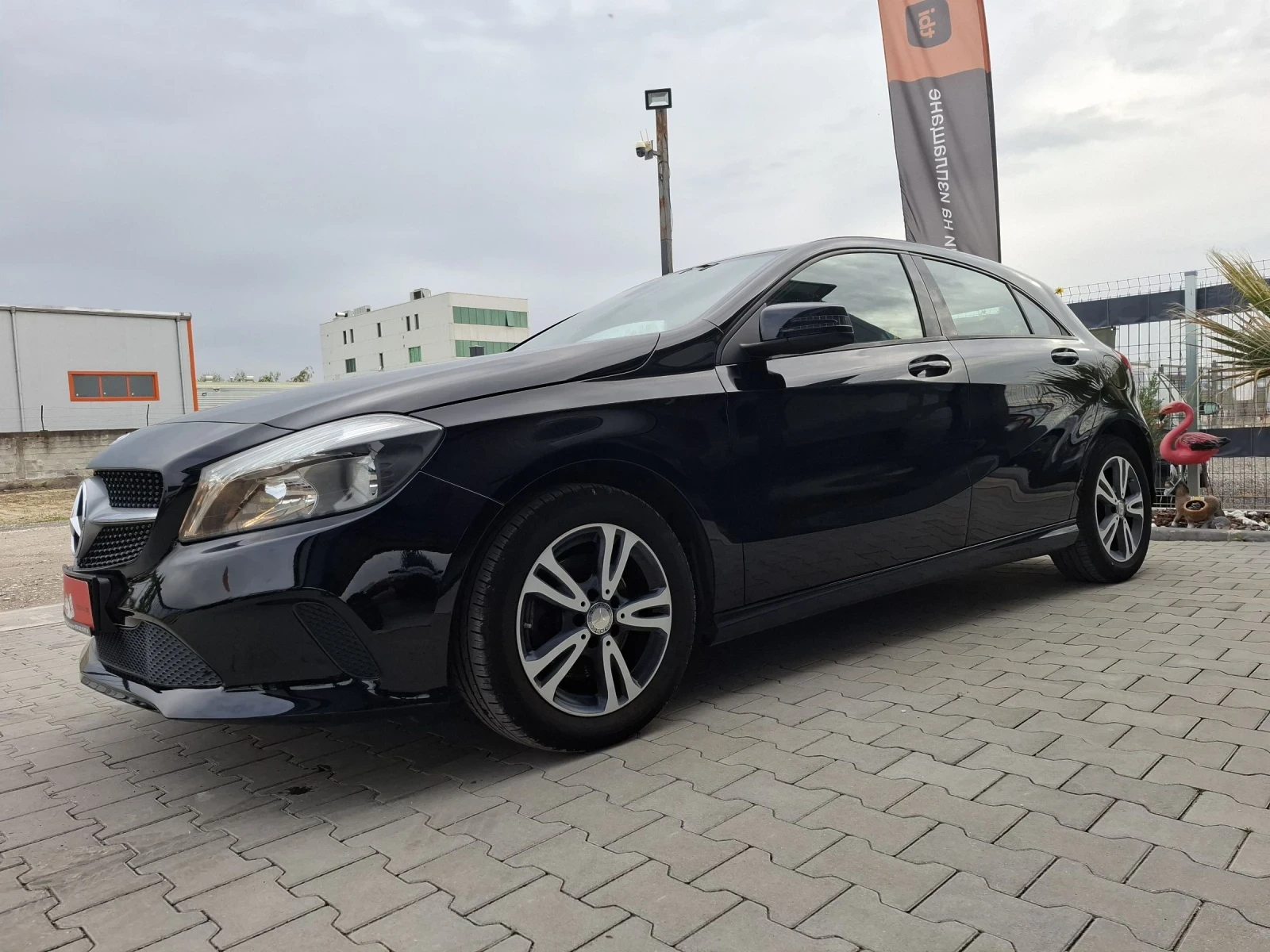 Mercedes-Benz A 160 1.6i * euro6* * facelift* * 141xkm Лизинг , снимка 5 - Автомобили и джипове - 52851591