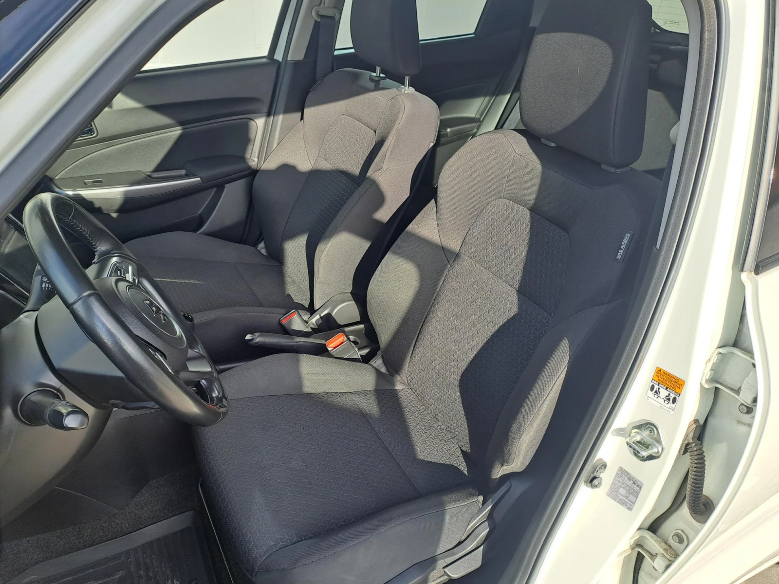 Suzuki Swift 1.2 GLX HYBRID - изображение 10