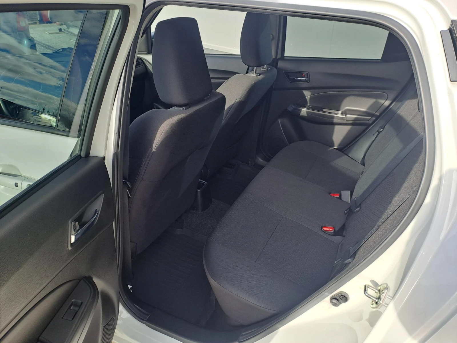 Suzuki Swift 1.2 GLX HYBRID - изображение 7