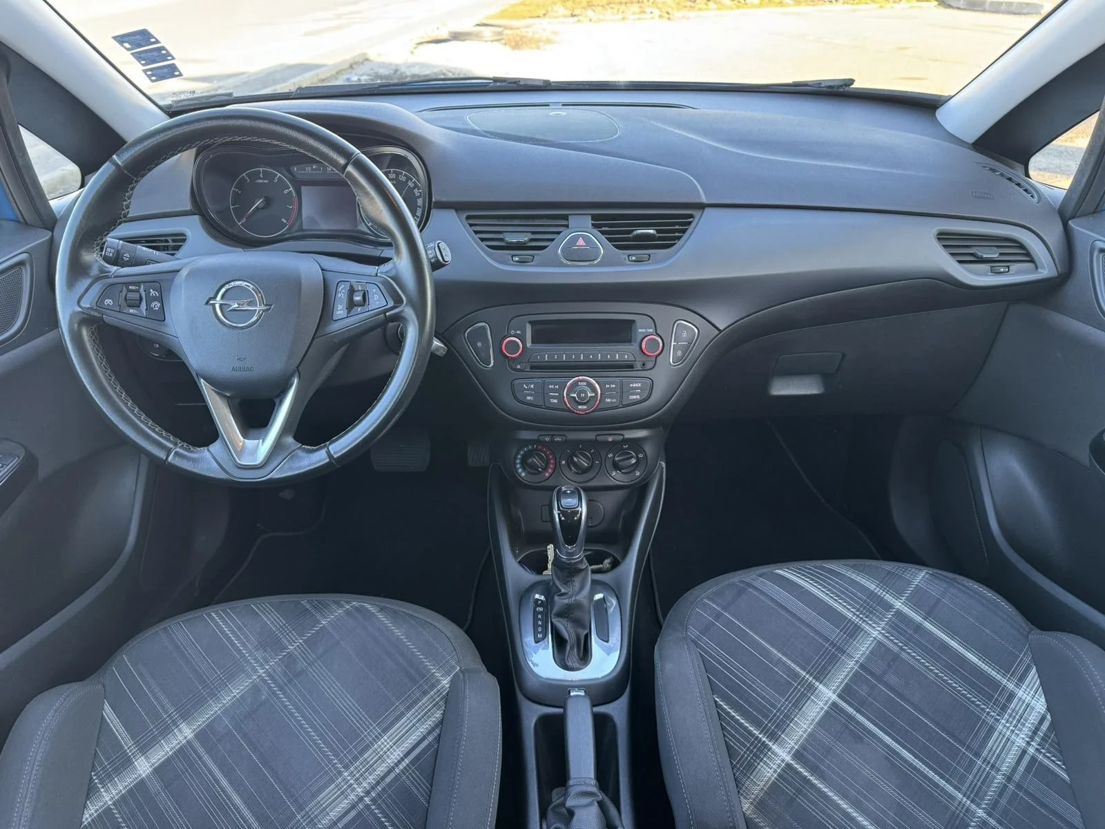 Opel Corsa 1.4i automatic euro/6d, снимка 8 - Автомобили и джипове - 53740551